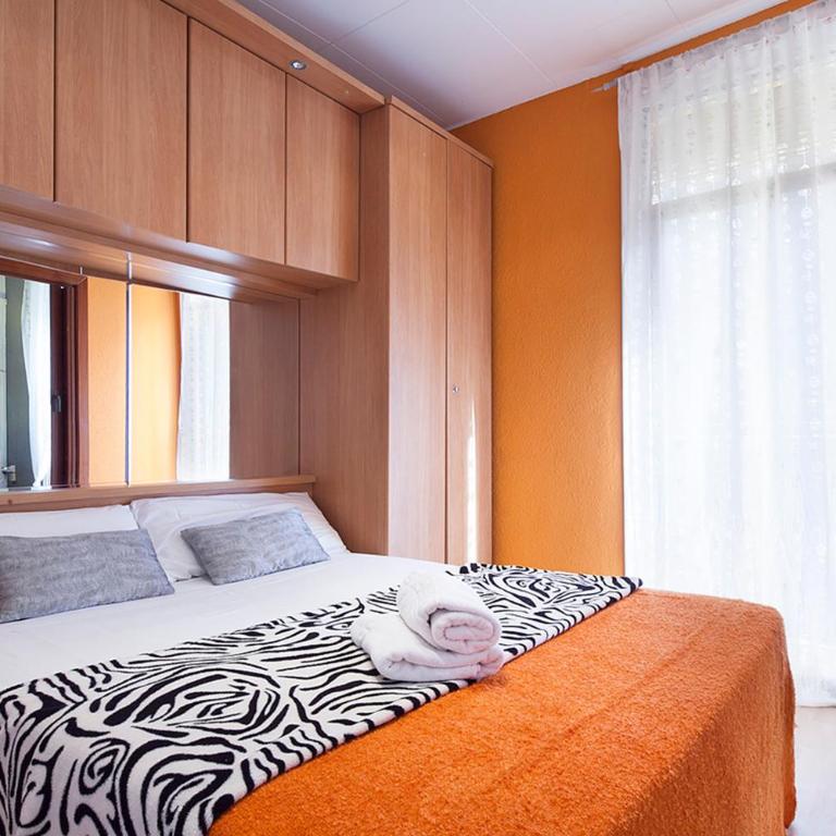 Deep Purple - Two-Bedroom Apartment - 22