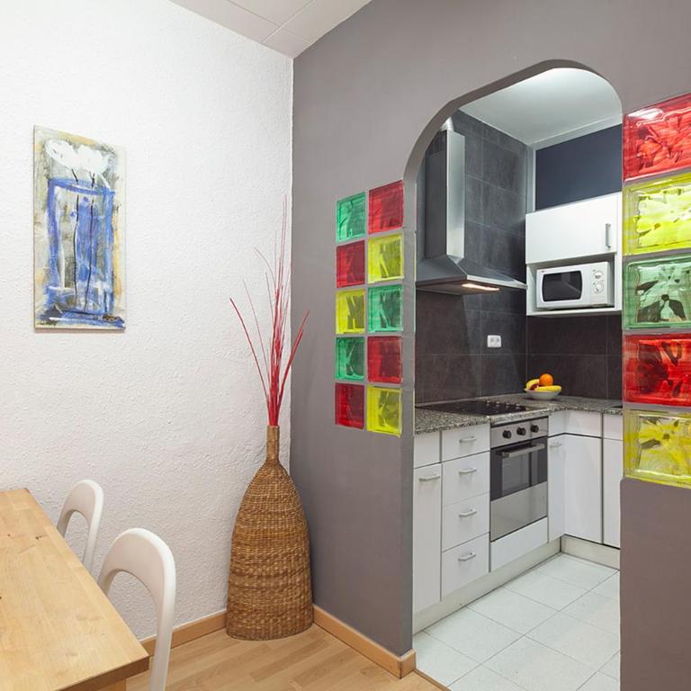 Deep Purple - Two-Bedroom Apartment - 24