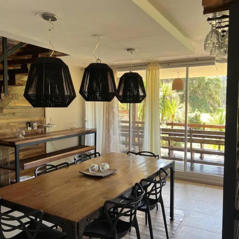 Carilo para 10, frente al golf con Pileta Climatizada! - Casa de 4 dormitorios - 10