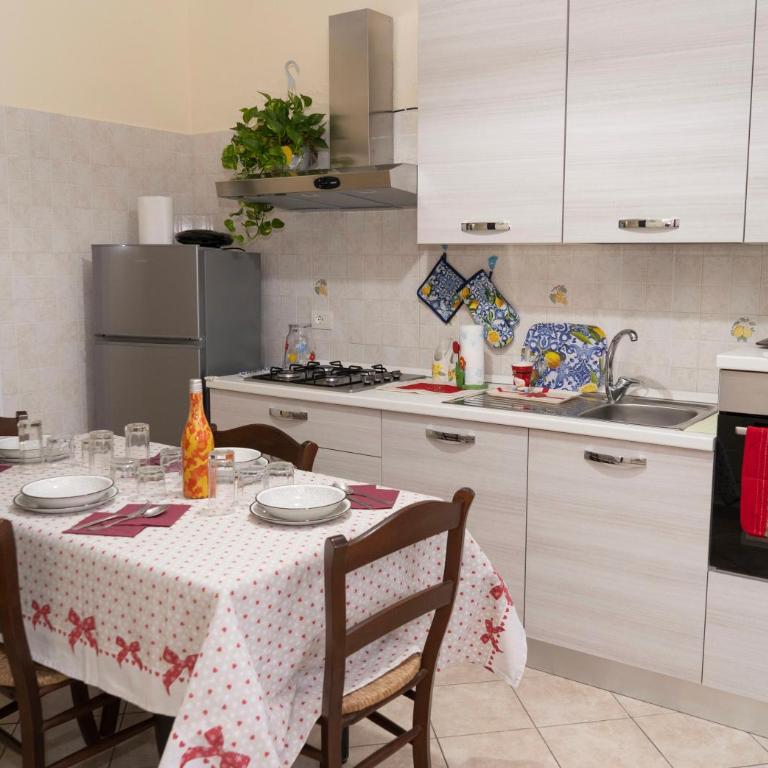 Casa indipendente vicino al centro e all'aeroporto - Two-Bedroom Apartment - 2