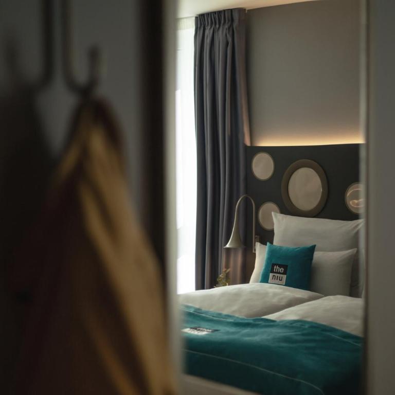 Holiday Inn - the niu, Brass Munich Olympiapark by IHG - Premium Queen Room - 3