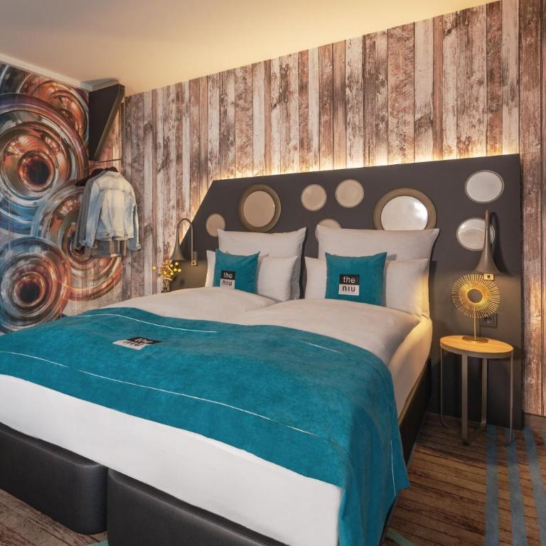 Holiday Inn - the niu, Brass Munich Olympiapark by IHG - Premium Queen Room - 2