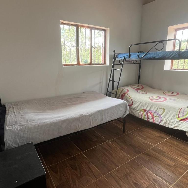 La Casona Yemelo - Quadruple Room with Shared Bathroom - 3