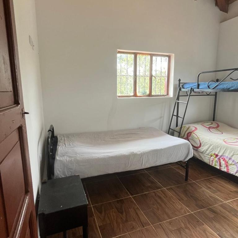 La Casona Yemelo - Quadruple Room with Shared Bathroom - 4
