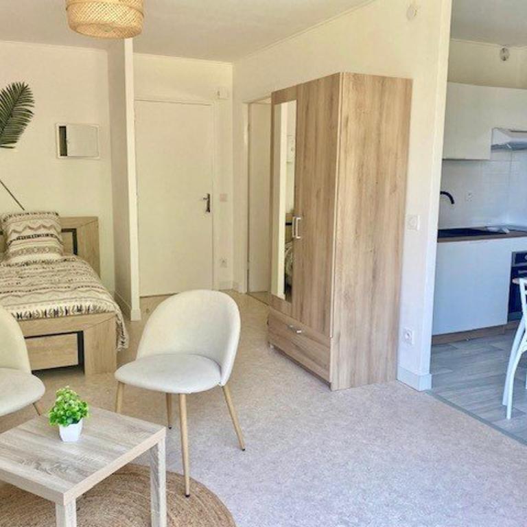 Studio confortable avec balcon, WIFI, proche cures - Estudio - 2