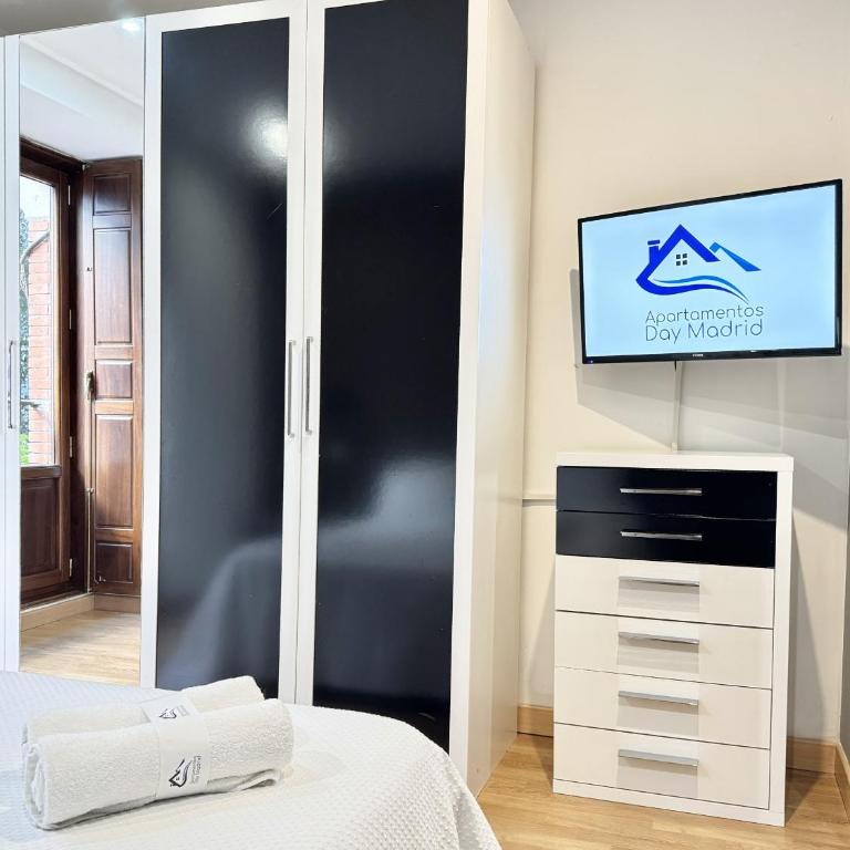 Apartamentos Day Madrid CALLAO II - Two-Bedroom Apartment - 11