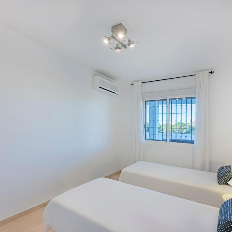 Rent Prestige- Jardines Andalucia Puerto Banus - Two-Bedroom Apartment - 17