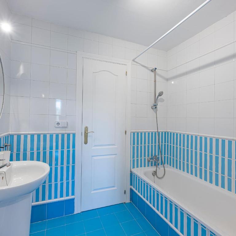 Rent Prestige- Jardines Andalucia Puerto Banus - Two-Bedroom Apartment - 20