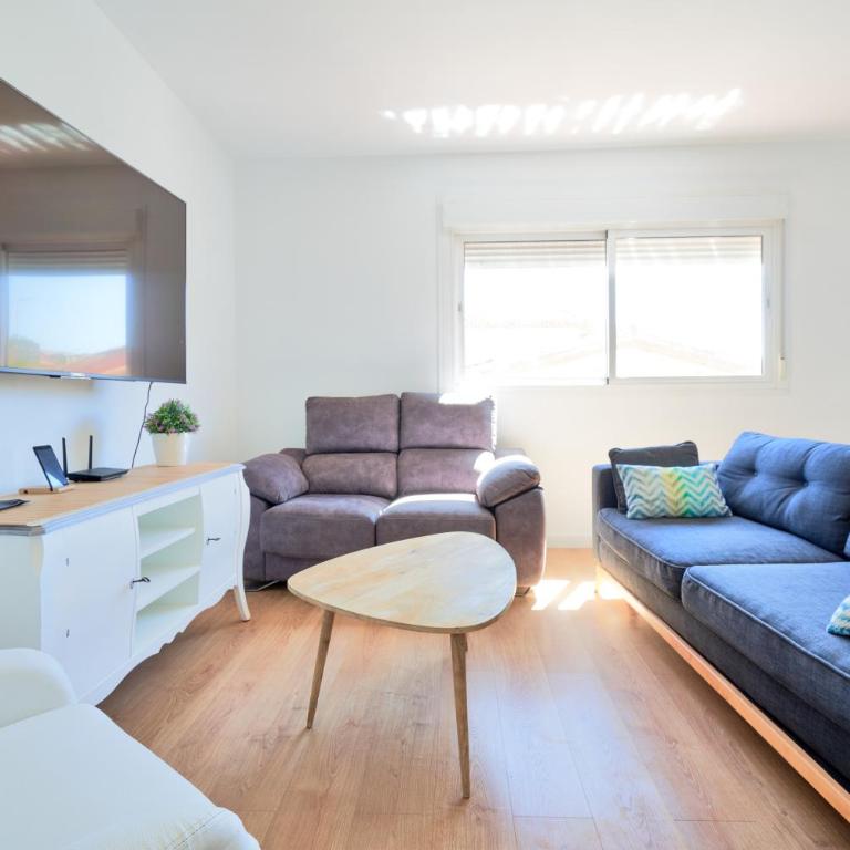 PENTHOUSE NEAR BEACH AND MALAGA TOWN also monthly hire and long term RENTAL CAR AVAILABLE - Casa de 3 dormitorios - 2