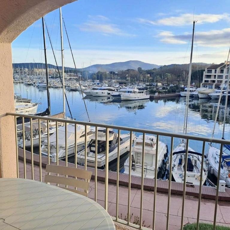 Marcogdu- Proche de Saint-Tropez Appartement pour 4 personnes avec vue sur la marina - Apartment with Sea View - 10