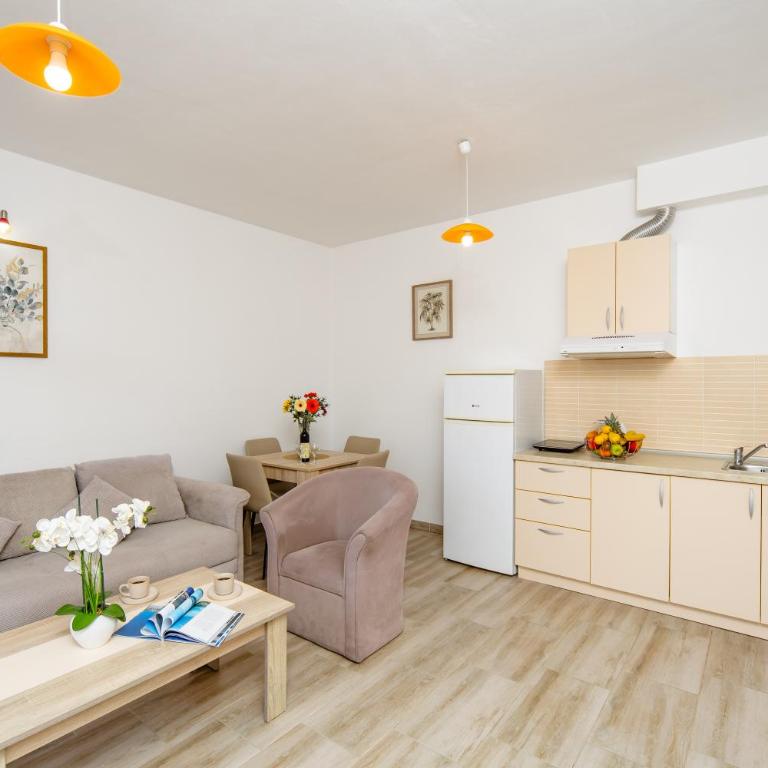 Arvala Apartments - Apartman s 1 Spavaćom Sobom i Balkonom - 4