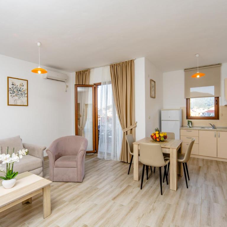 Arvala Apartments - Apartman s 1 Spavaćom Sobom, Balkonom i Pogledom na More - 1