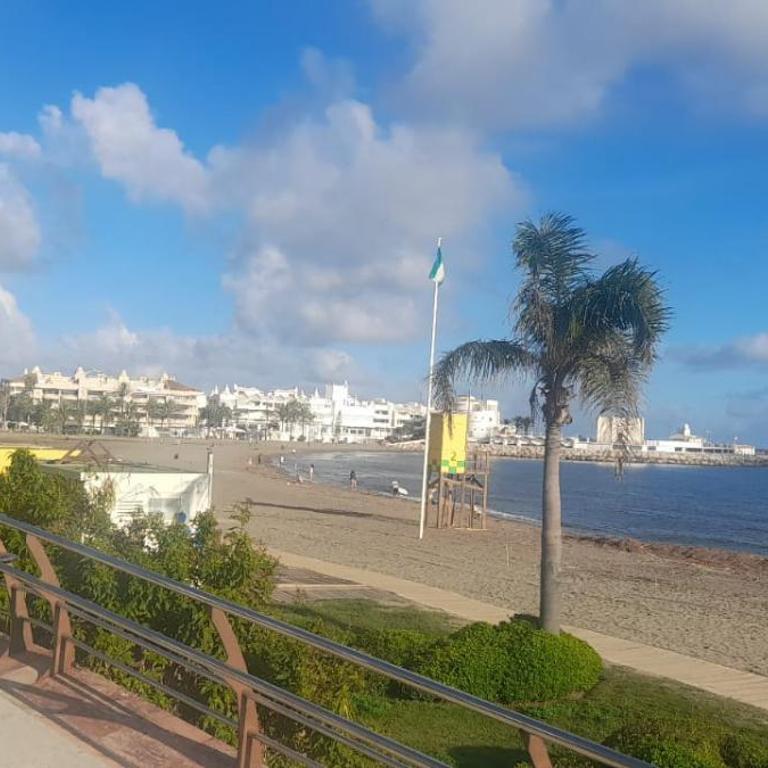 Apartamento Puerto Marina - Apartamento con balcón - 61