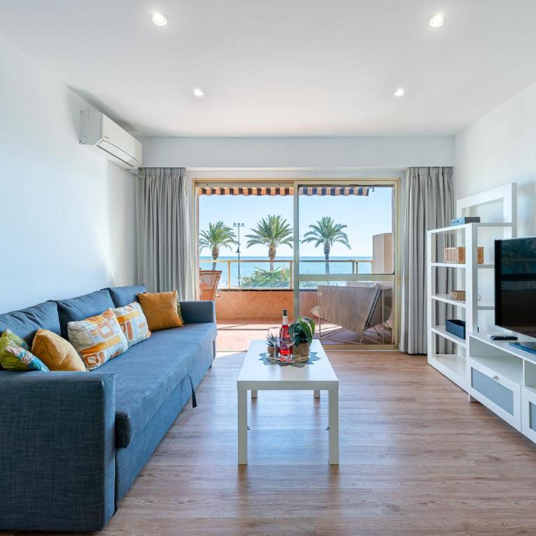 797 HOLIDAY RENTALS - Moderno piso en primera linea de playa - Apartamento con vistas al mar - 2