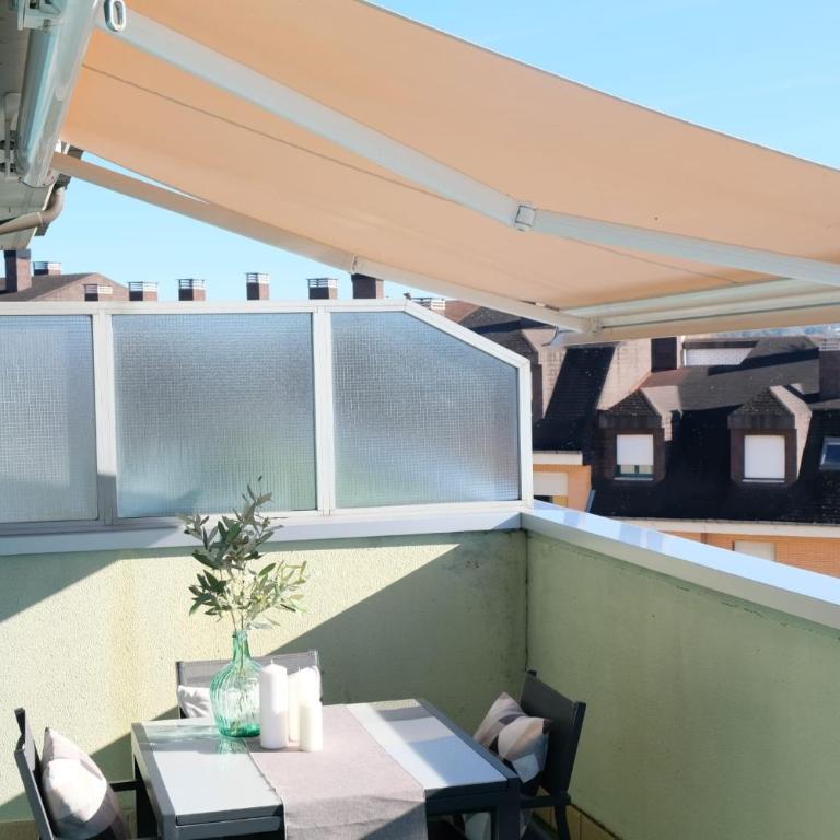 Bonito atico zona hospital con garaje - Apartamento de 2 dormitorios - 5