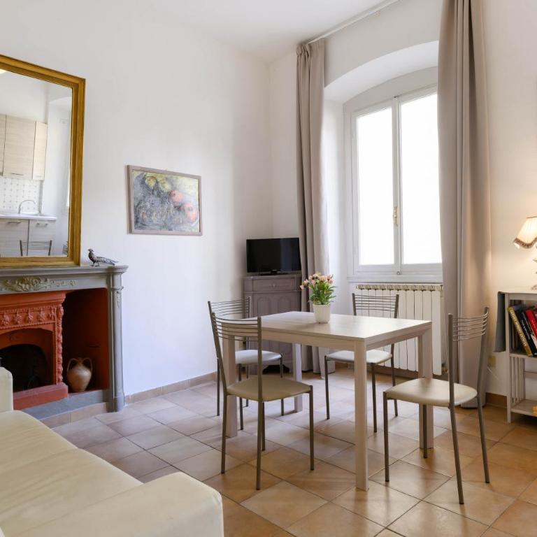 Romantic Ponte Vecchio - One-Bedroom Apartment - 19