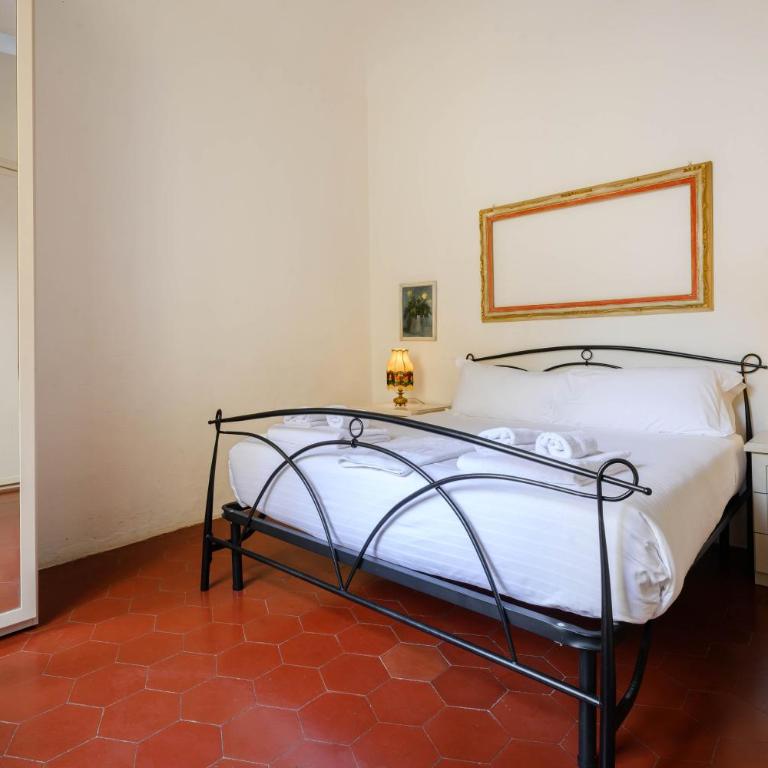 Romantic Ponte Vecchio - One-Bedroom Apartment - 13