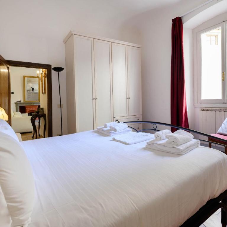 Romantic Ponte Vecchio - One-Bedroom Apartment - 2
