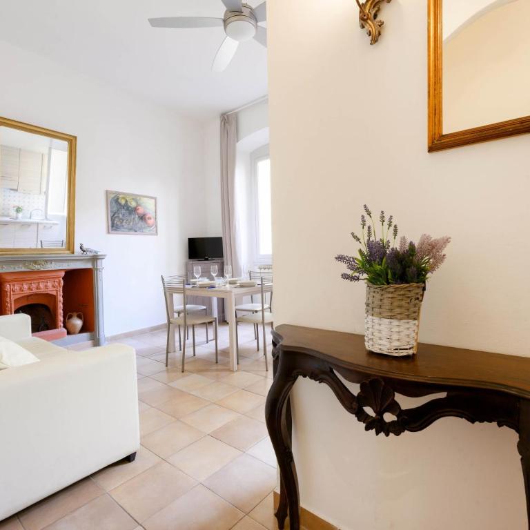 Romantic Ponte Vecchio - One-Bedroom Apartment - 8