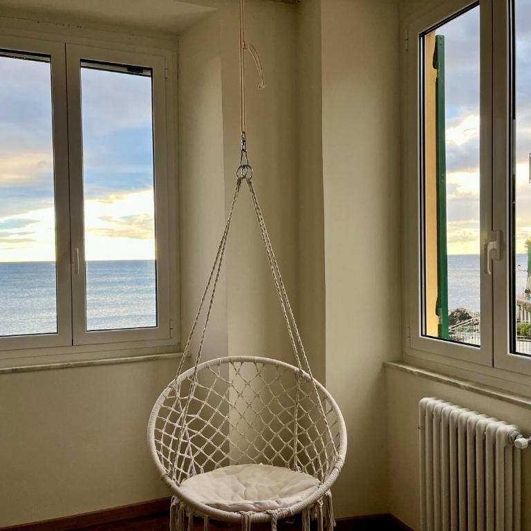 Charming Beach Flat with Seaview - Two-Bedroom Apartment - 11
