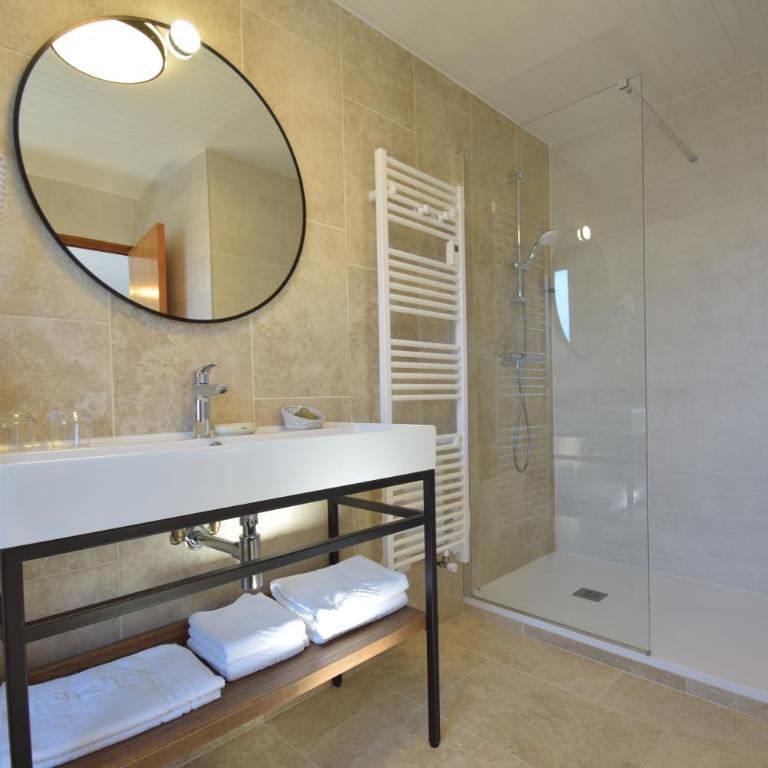 Hotel Les Chenets - Chambre Lits Jumeaux avec Balcon - 5