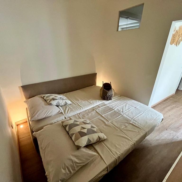 Charming Beach Flat with Seaview - Two-Bedroom Apartment - 19