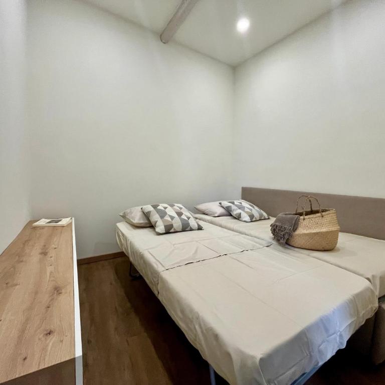 Charming Beach Flat with Seaview - Two-Bedroom Apartment - 18