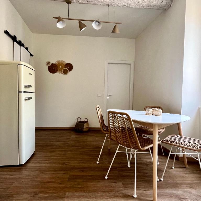 Charming Beach Flat with Seaview - Two-Bedroom Apartment - 5