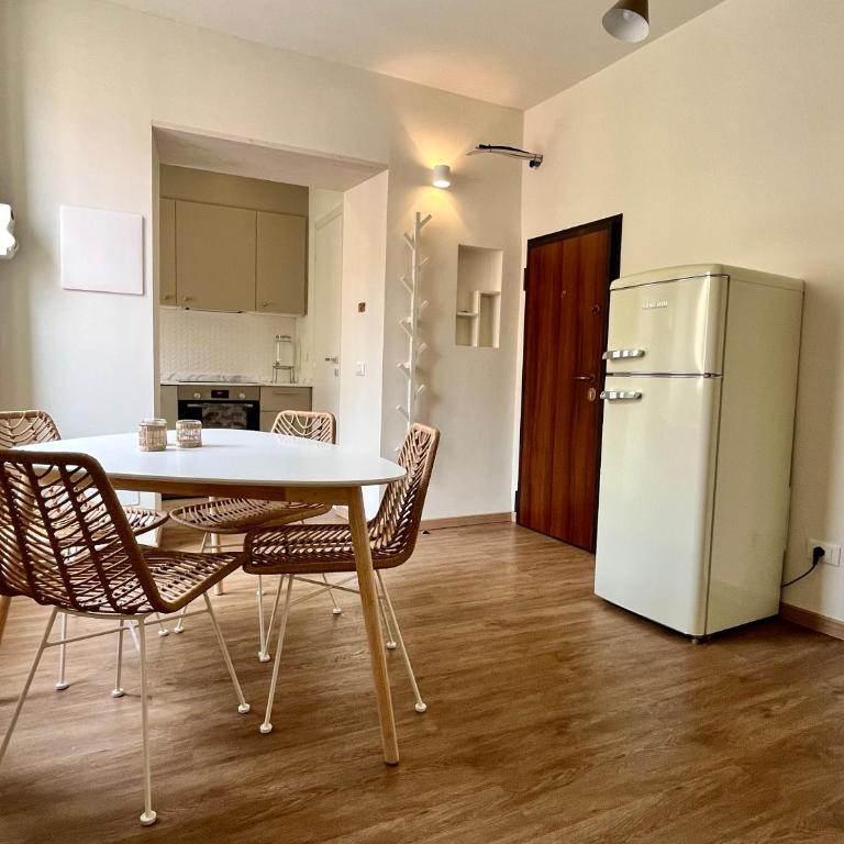 Charming Beach Flat with Seaview - Two-Bedroom Apartment - 4