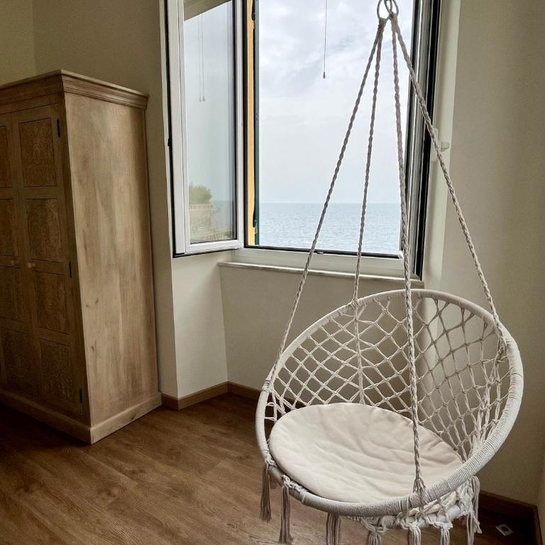 Charming Beach Flat with Seaview - Two-Bedroom Apartment - 8