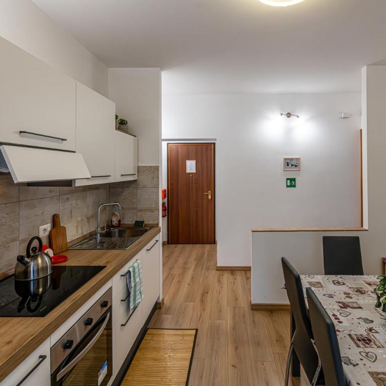Domus Dino - Three-Bedroom Apartment - 6