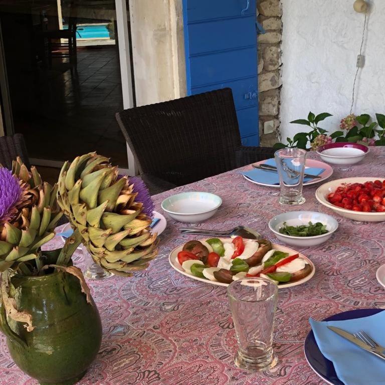 very pleasant provençal mas, typical to the region, with heated pool in saint remy de provence - 9 people - Maison de Vacances 4 Chambres - 25