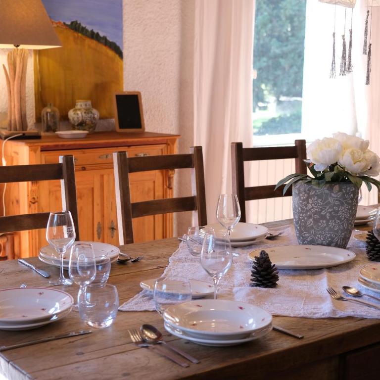 very pleasant provençal mas, typical to the region, with heated pool in saint remy de provence - 9 people - Maison de Vacances 4 Chambres - 33