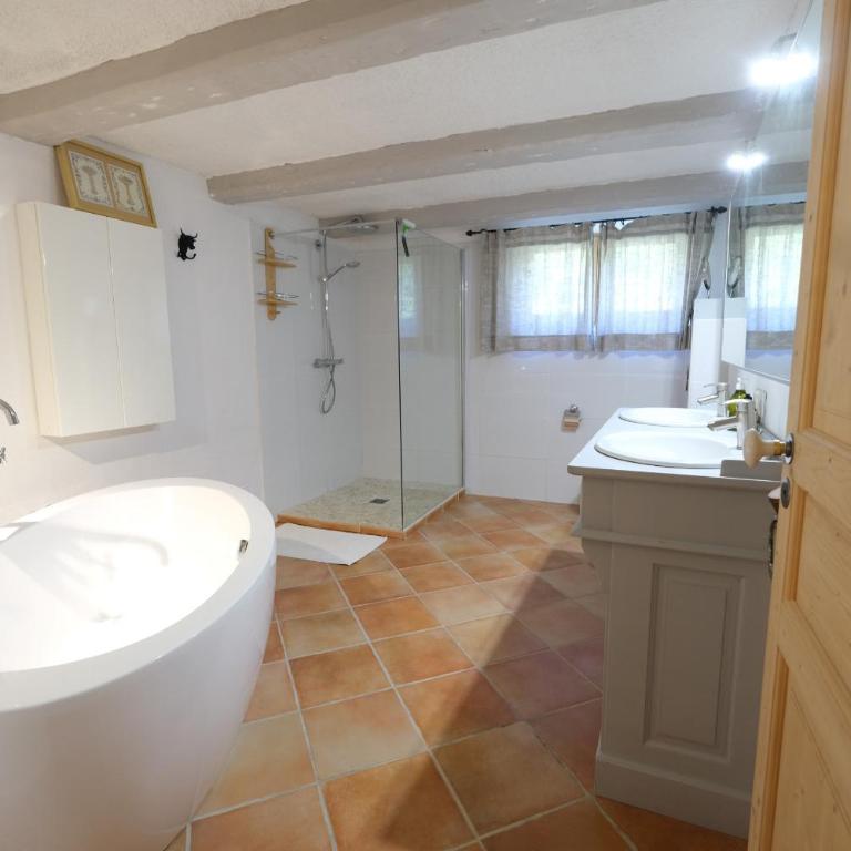 very pleasant provençal mas, typical to the region, with heated pool in saint remy de provence - 9 people - Maison de Vacances 4 Chambres - 5