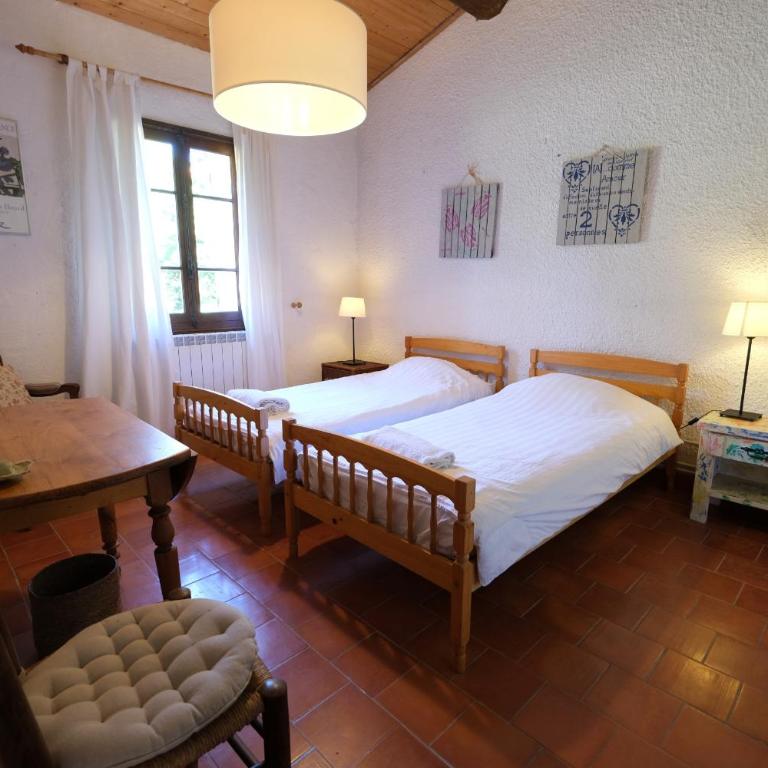 very pleasant provençal mas, typical to the region, with heated pool in saint remy de provence - 9 people - Maison de Vacances 4 Chambres - 46
