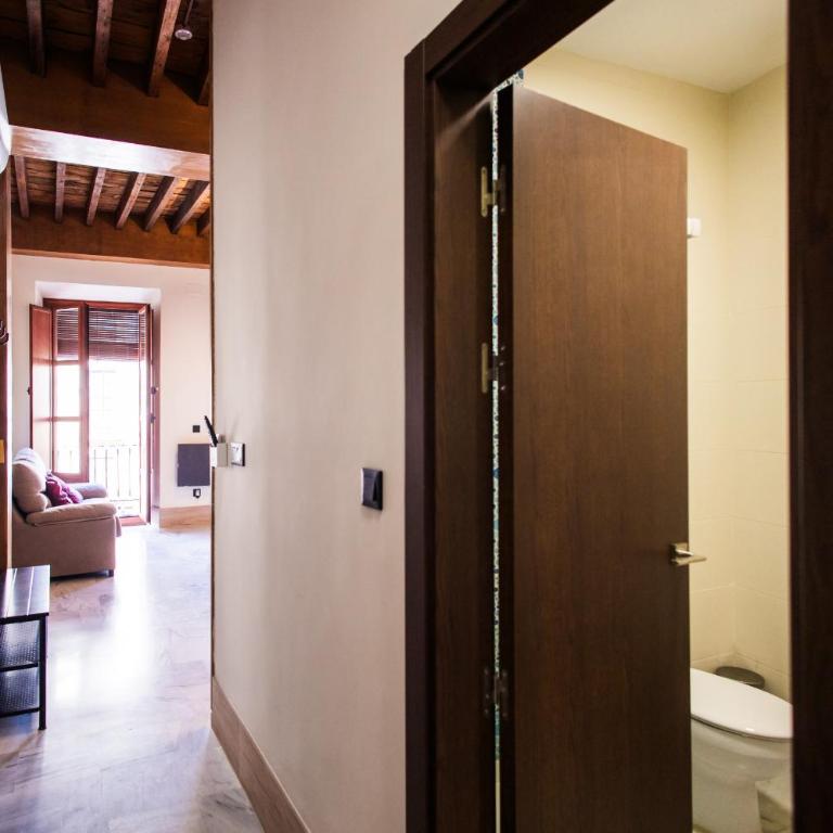 Apartamentos Reyes Católicos by Medina Living - Two-Bedroom Apartment - 18