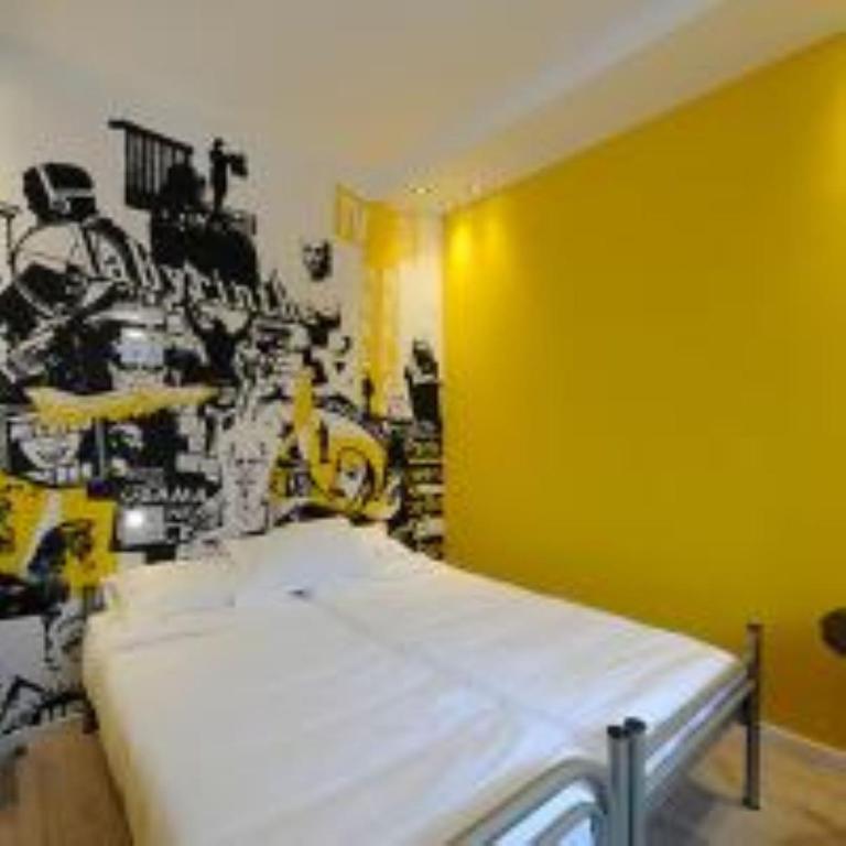 The 3 Ducks Eiffel Tower by Hiphophostels - Habitación Doble con ducha - 2 camas - 6