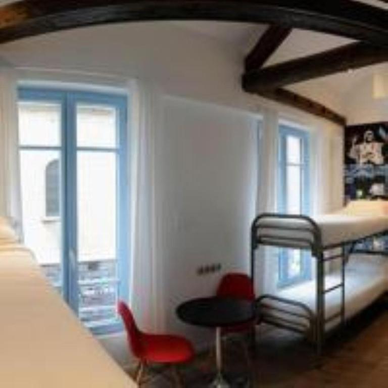 The 3 Ducks Eiffel Tower by Hiphophostels - Cama en habitación compartida femenina de 6 camas - 16