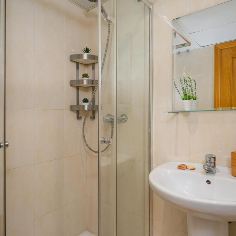 Nice apartment 20 meters from the beach - Apartamento - 12