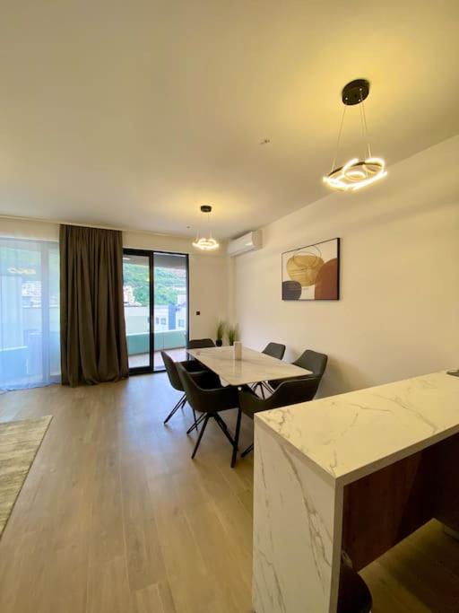 Modern 2BR Apt in Rafailovići - Near the Beach - Apartman sa 2 Spavaće Sobe - 7