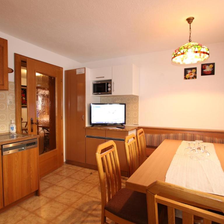 Ferienwohnung im Zentrum von Kappl Paznauntal PAZN100 by FeWo-PLAN - Apartment - 3