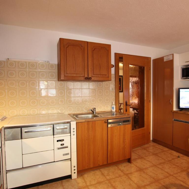 Ferienwohnung im Zentrum von Kappl Paznauntal PAZN100 by FeWo-PLAN - Apartment - 4