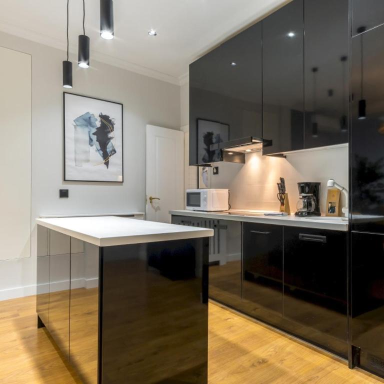 Wide and modern -1 bedroom 15 bathrooms- Malasaña - One-Bedroom Apartment - 16
