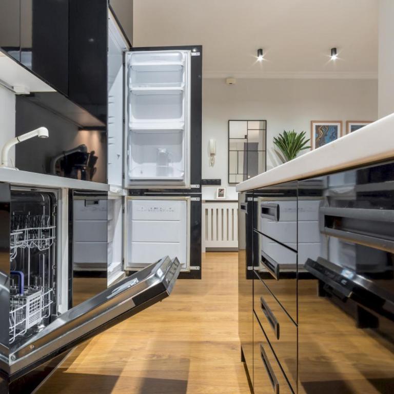 Wide and modern -1 bedroom 15 bathrooms- Malasaña - One-Bedroom Apartment - 19