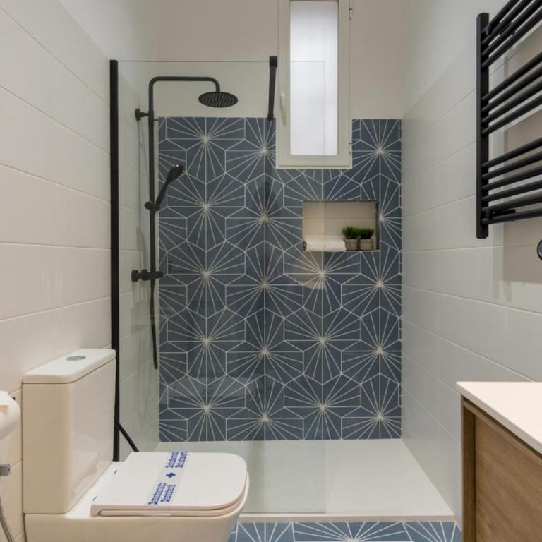 Wide and modern -1 bedroom 15 bathrooms- Malasaña - One-Bedroom Apartment - 33