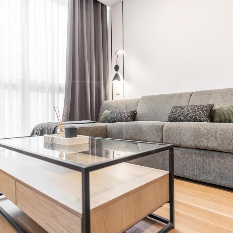 Central apartment with Picasso vibes by REMS - Apartamento de 2 dormitorios - 21