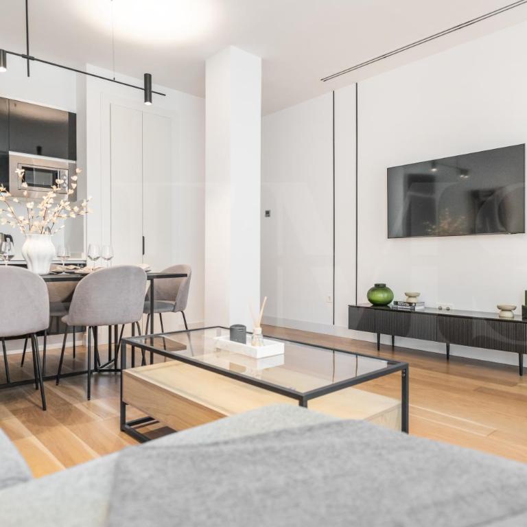 Central apartment with Picasso vibes by REMS - Apartamento de 2 dormitorios - 12