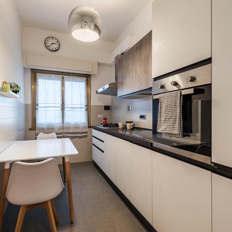 Al posto di Luca - Two-Bedroom Apartment with City View - 26
