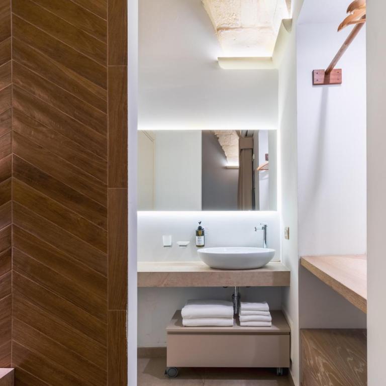 Palazzo San Lazzaro - Jacuzzi Rooms & Suites Lecce Selection - Camera Matrimoniale Standard - 17