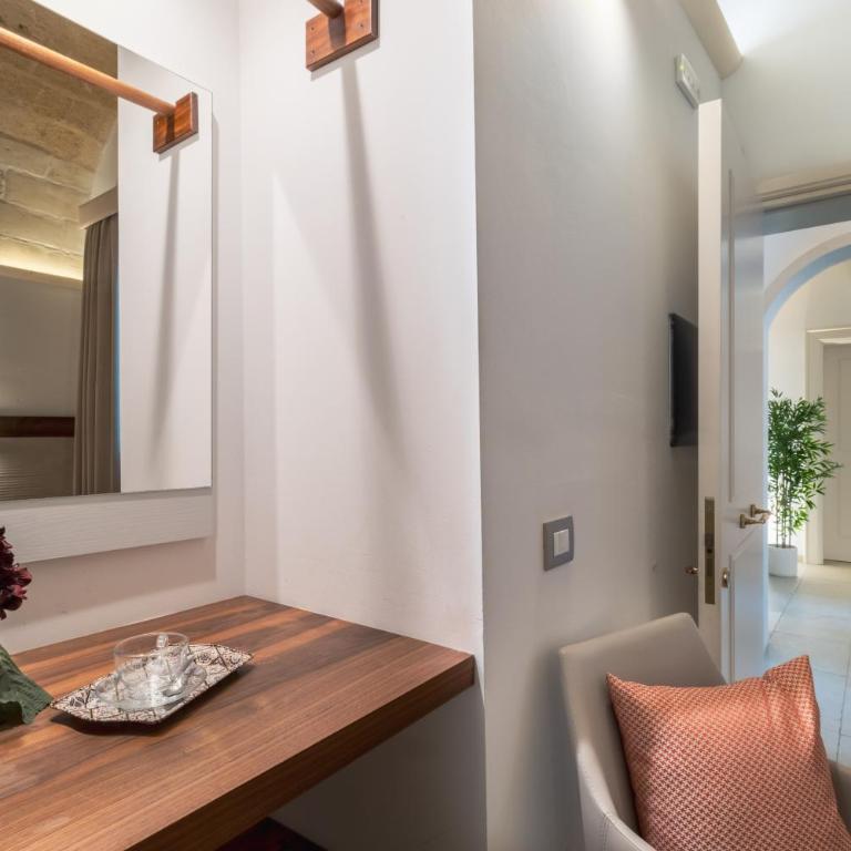 Palazzo San Lazzaro - Jacuzzi Rooms & Suites Lecce Selection - Camera Matrimoniale Standard - 11